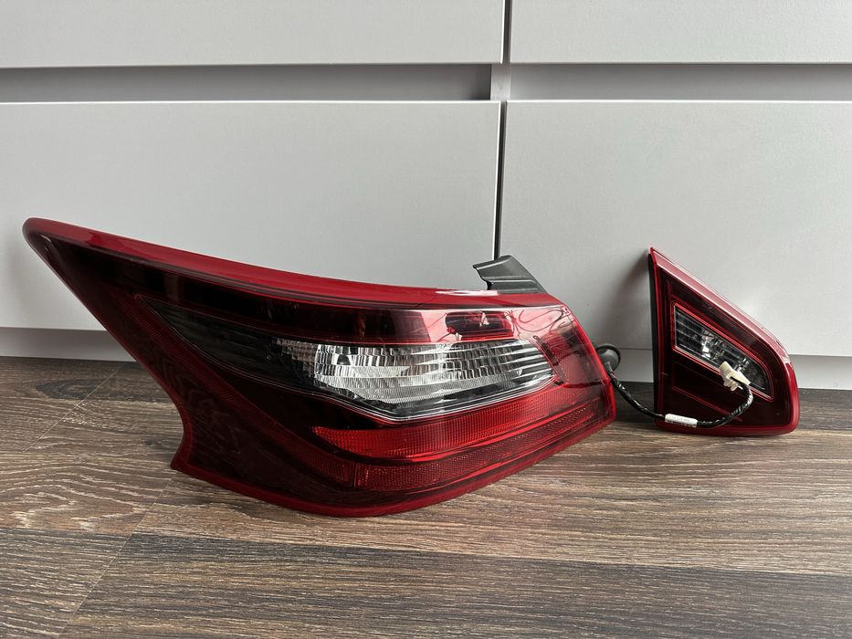 Задній фонарь оригінал фари Nissan Altima ліва