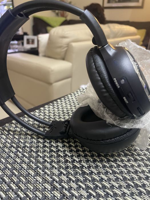 Auriculares infravermelhos novos