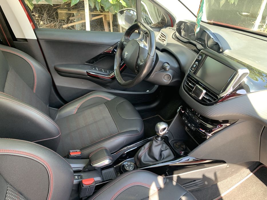Peugeot 2008 GT Line 1200 cc 130 CV