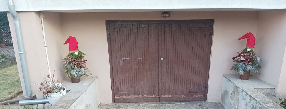 Garaż ocieplany z kanałem.