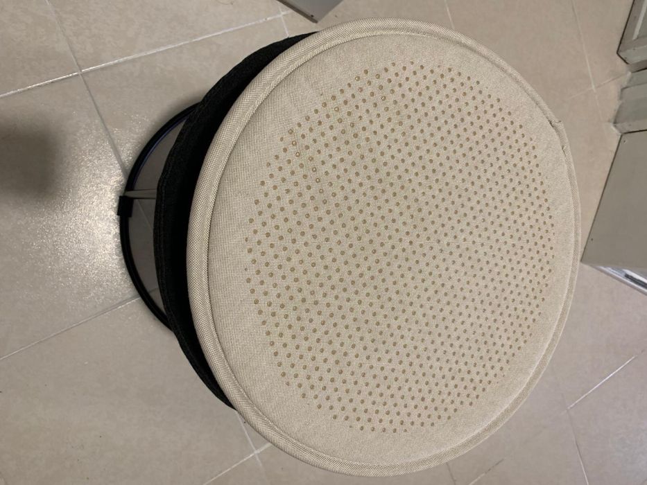Coxim para banco ou cadeira, do Ikea, para se sentar confortavelmente.