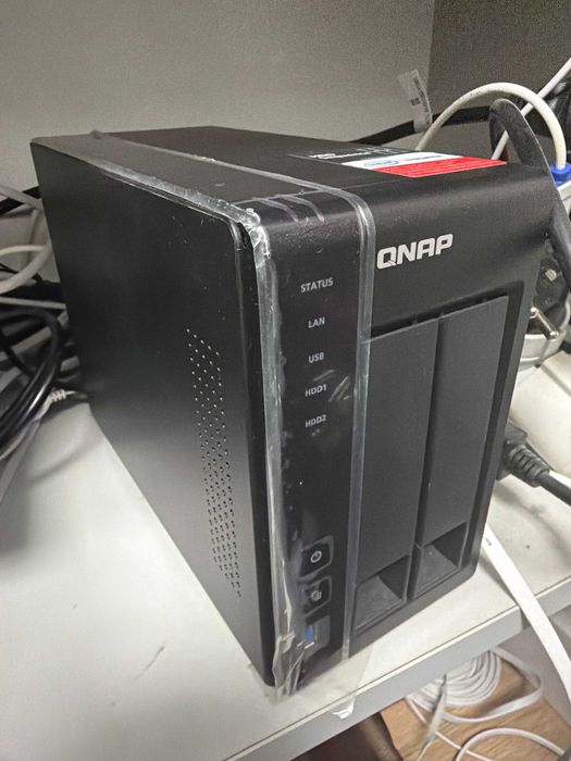 QNAP TS-251+ NAS 2 baias + 2x Toshiba N300 8TB