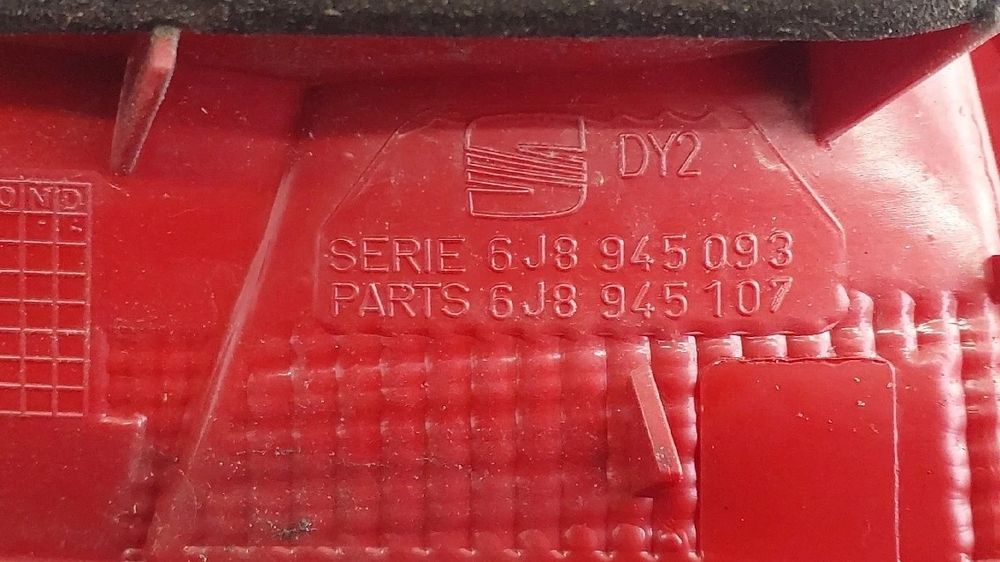 Farolim da mala esquerdo SEAT Ibiza IV ST (6J8, 6P8)