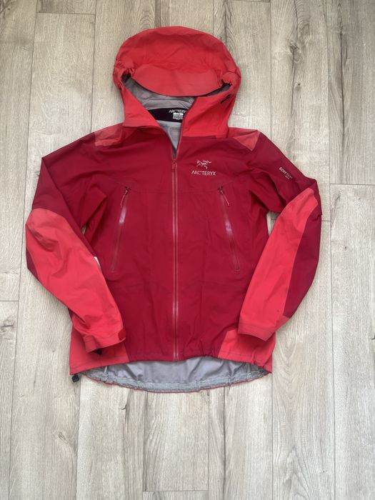 Arc'teryx вітровка