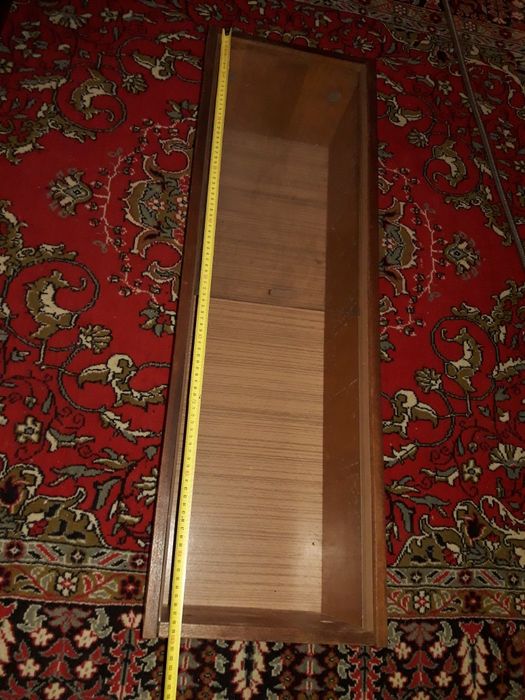 настінна полочка для книжок