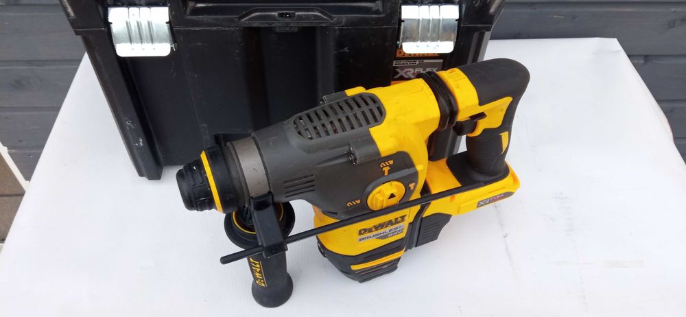Młotowiertarka DEWALT 54v FlexVolt 2.8J udaru + kufer DCH323
