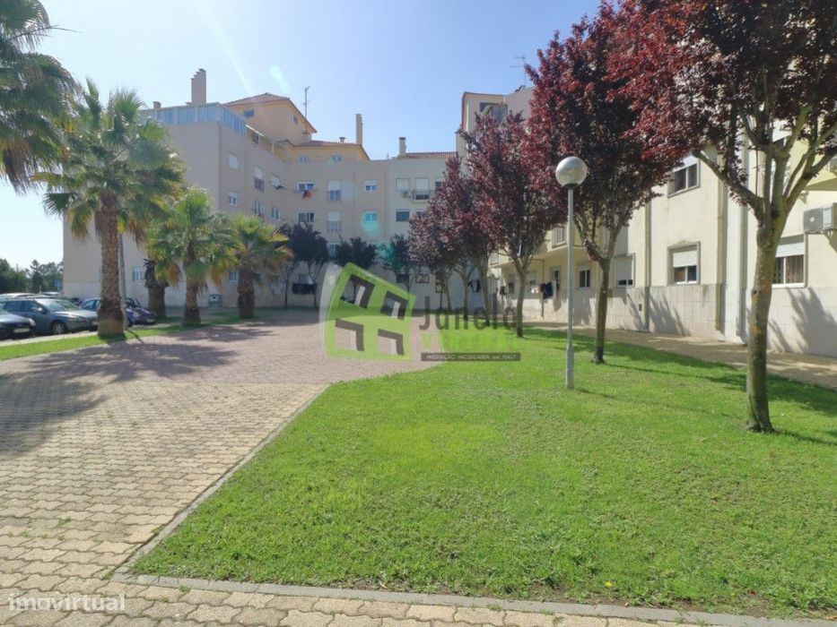 Apartamento T3 com Arrecadação - Quinta do Conde
