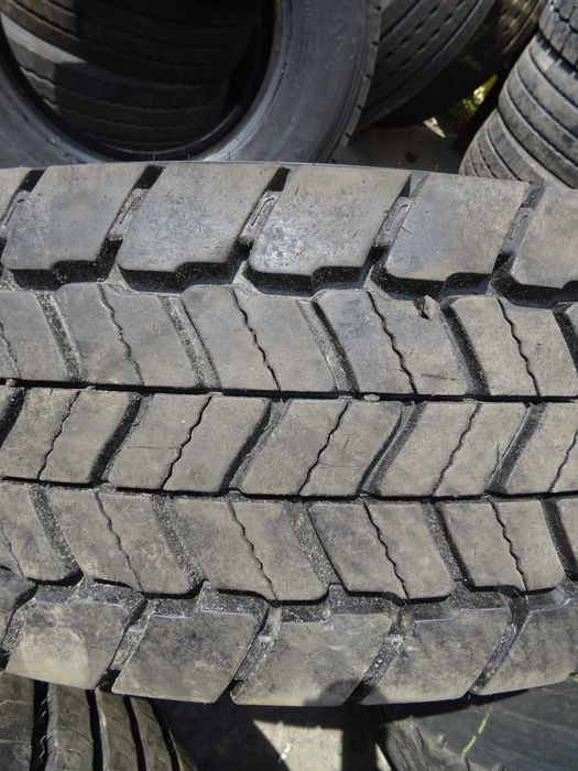 Opona 315/70R22.5 Uniroyal DH40 (800 netto)
