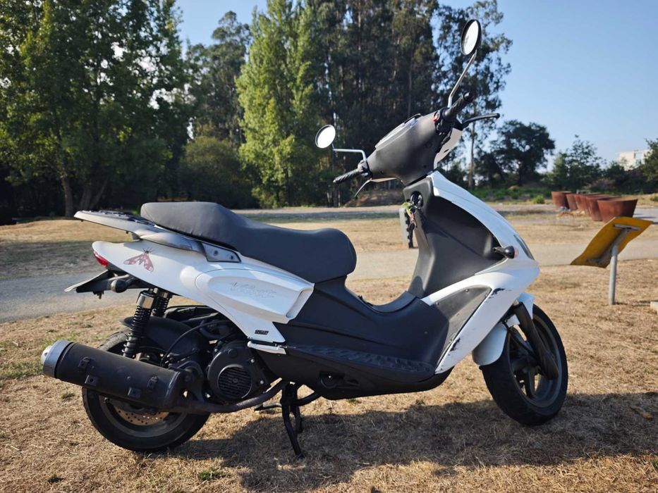 Moto scooter Benelli