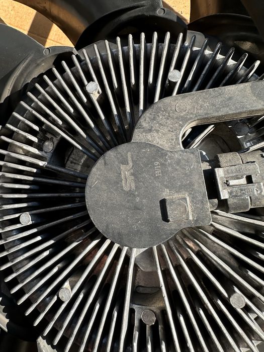 Віскомуфта вентилятор range rover land evogue 4.4 дизель