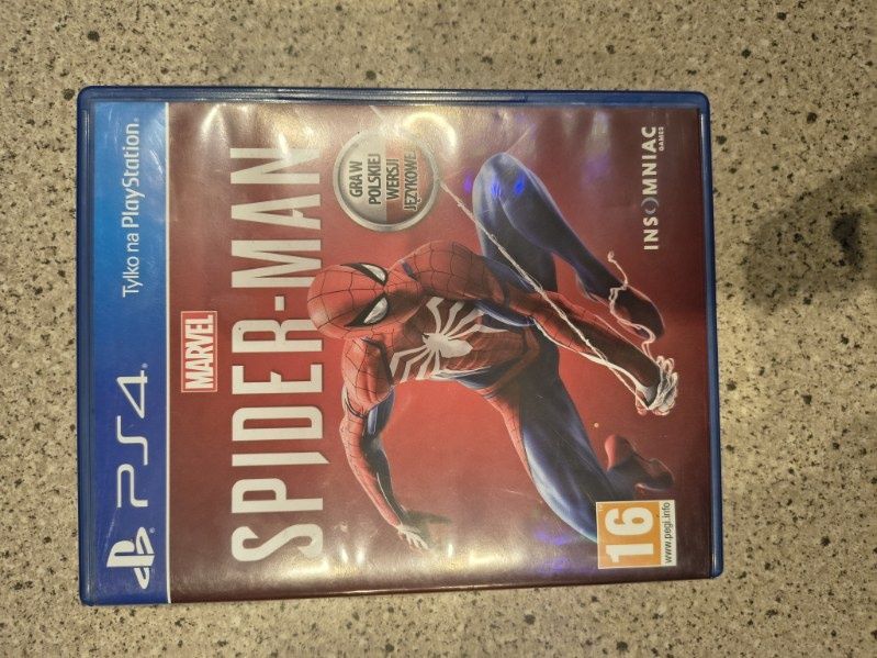 Marvel Spider-Man PS4 - bardzo dobry stan, sprawna