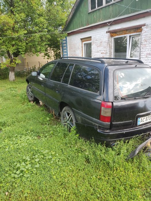 Продам автомобіль целиком або по частинам