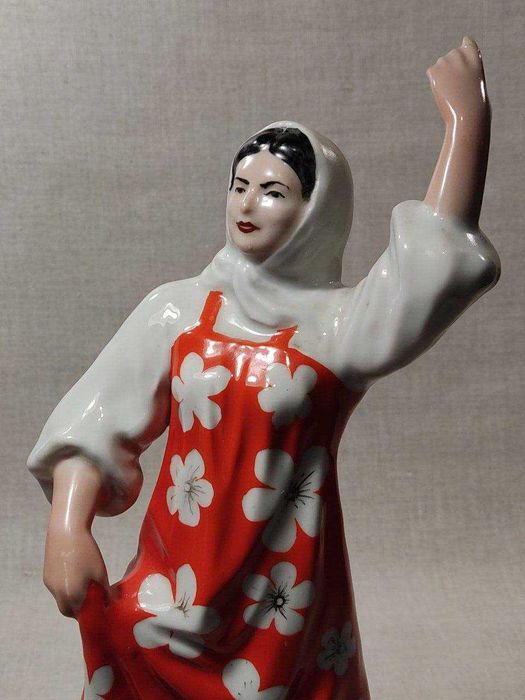 РЕДЧАЙШАЯ статуэтка «ЛИДИЯ РУСЛАНОВА Плясунья» Барановка фарфор СССР