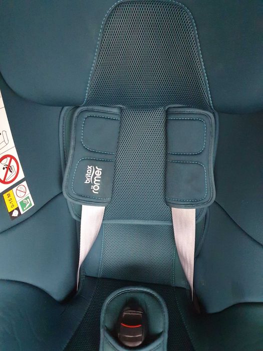 fotelik samochodowy dziecięcy Britax Romer Dualfix M obrotowy na obrotowej bazie