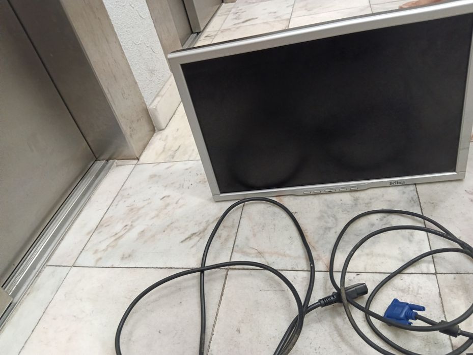 Monitor LCD Belnea 19 Polegadas Widescreen (Modelo 1925 S1W / BT10003) - Para Peças