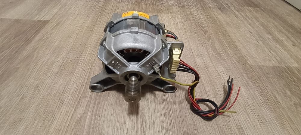 Двигатель к стиральной машине Аriston