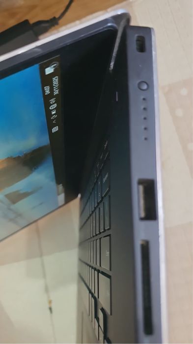 Dell XPS 15 9560 i7-7700HQ 8GB RAM 128GB SSD Ecrã 4K GTX 1050 com Carregador