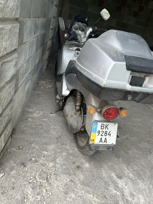 Продам скутер Априліа 150