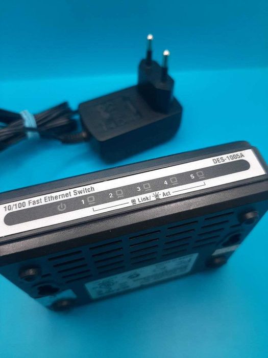 Комутатор D-Link DES-1005A