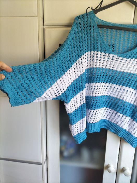 Camisola tamanho único azul turquesa e branco
