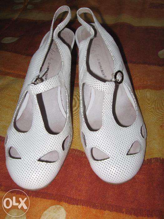 Кожаные красивы босоножки Monarch