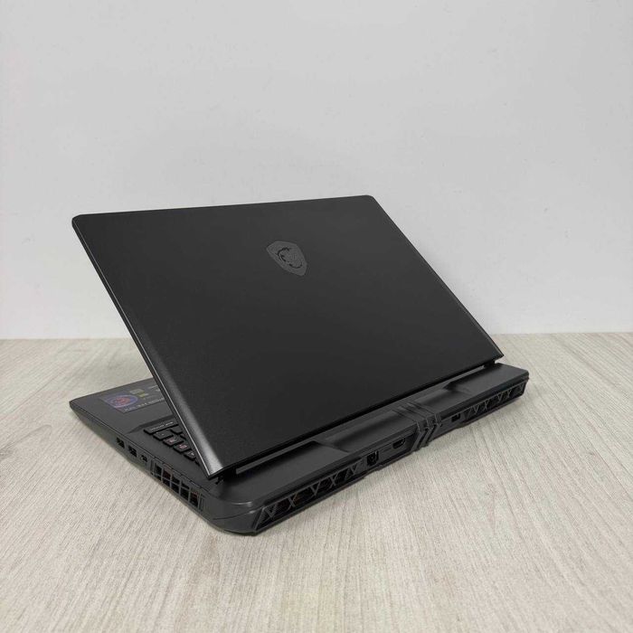 MSI Vector GP68 HX 12VH 144Hz i9-12900HX 16GB 1TB RTX 4080
