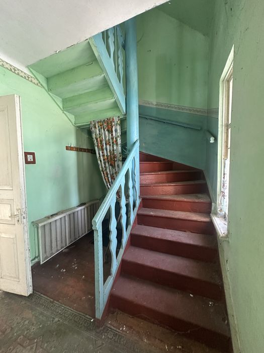 Продам будинок коло річки,в центрі міста