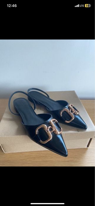 Baleriny z klamrą nowe Reserved