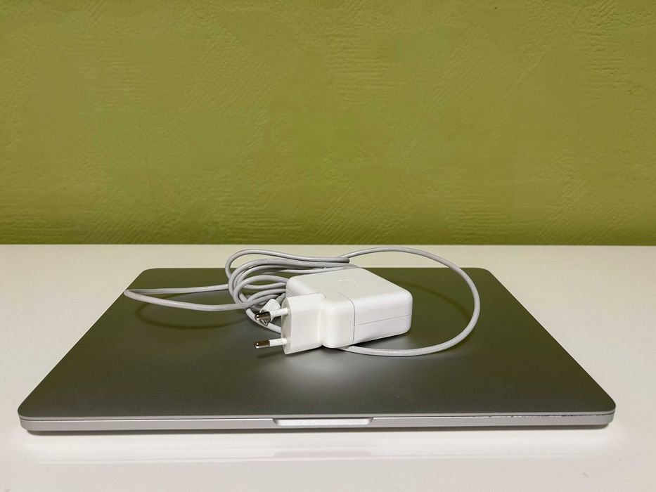 MacBook Pro 13" M2 16/256 GB Silver (2022) Touch Bar. Гарний стан