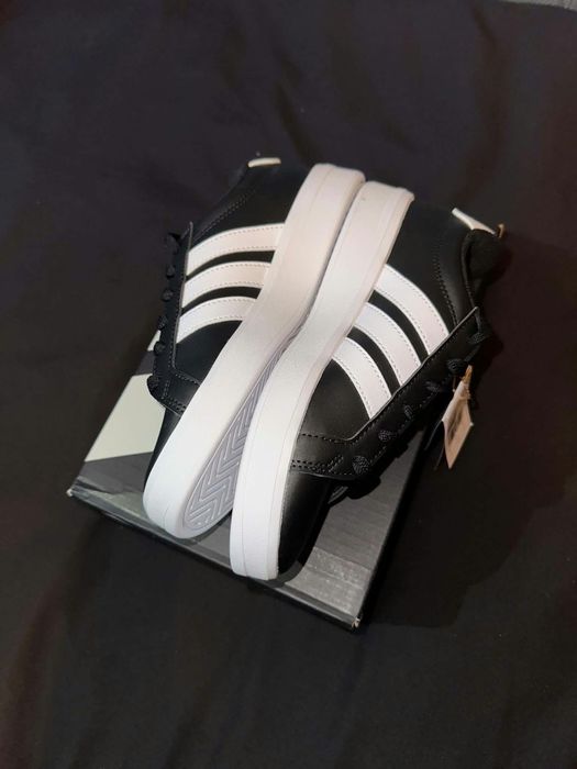 Buty dziecięce młodzieżowe Adidas Grand Court 3.0 J 36