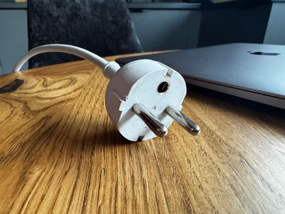 MacBook Air 13,3" 2020 rok Intel i5 8gb ram 512 gb ssd stan jak nowy