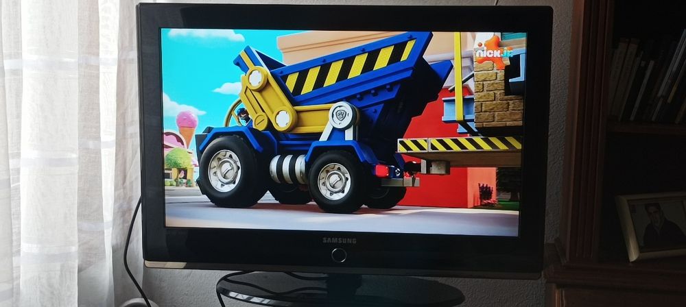 TV Samsung com comando + box tdt