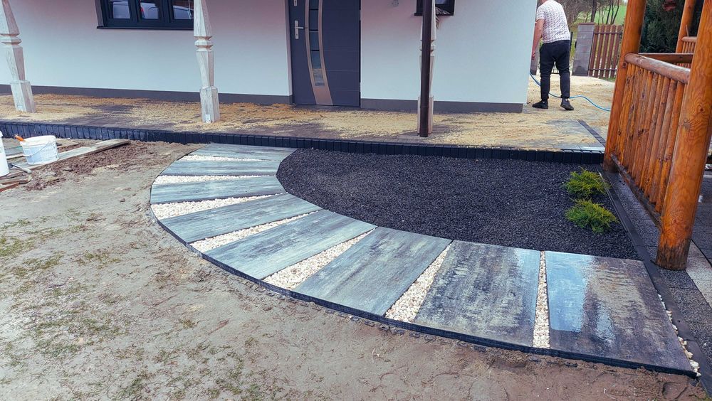 Prace brukarskie , układanie kostki brukowej