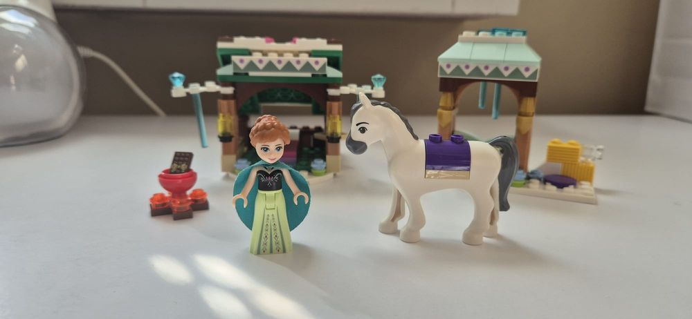 Lego śniegowa przygoda anny