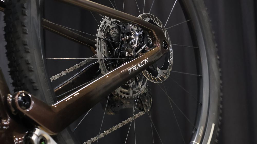 Megamo Track 01 Slr