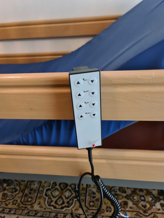 Cama hospitalar TEKVOR Care  Ecofit S Low 100 com colchão anti-escara