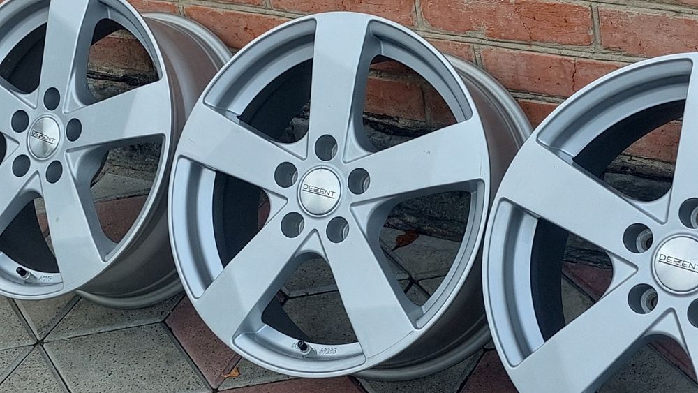 Диски Dezent R17 5x114,3 ET40 J7,0 ЦО: 71,6 мм Renault Toyota Lexus Honda Mazda Hyundai KIA Mitsubishi Nissan Jeep