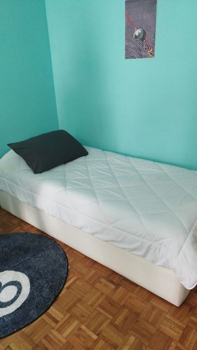 Cama solteiro com compartimento