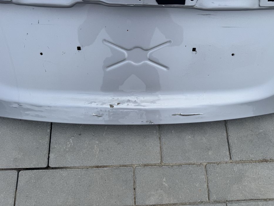Tesla Model S кришка багажника