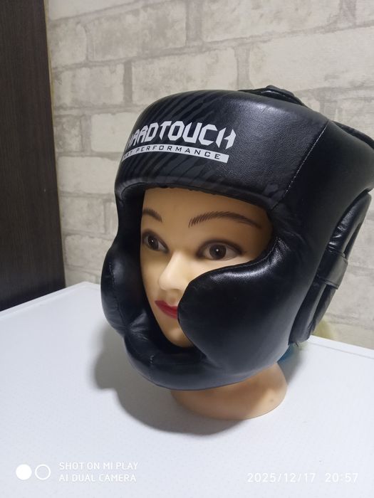 Продам защитный шлем для единоборств Хард–тоуч.