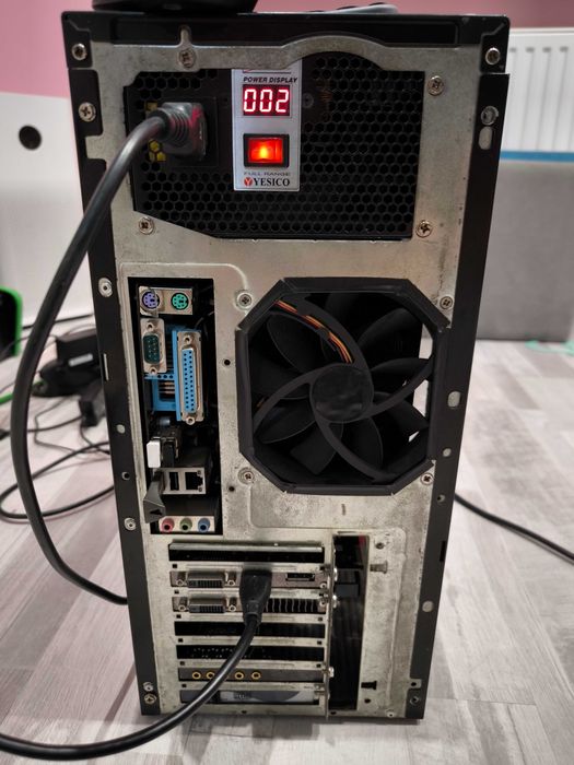 Komputer stacjonarny AMD Phenom II X4, AMD Radeon R9 270X