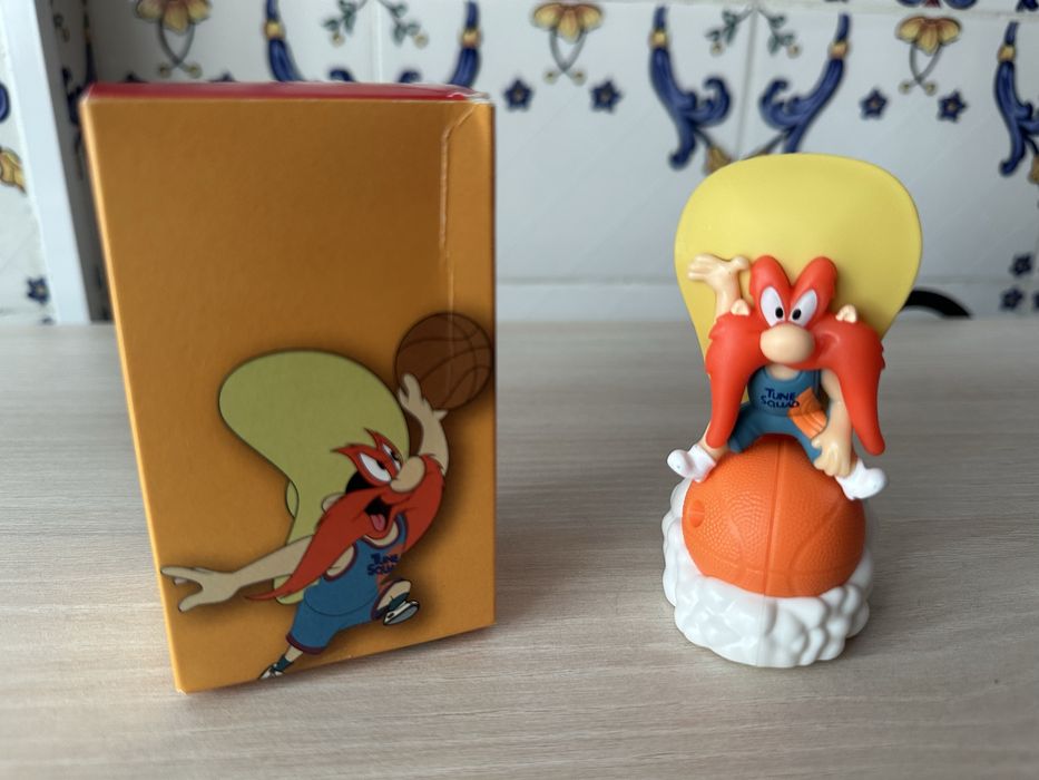 Space jam basket looney tunes lebron james mcdonalds basquetebol