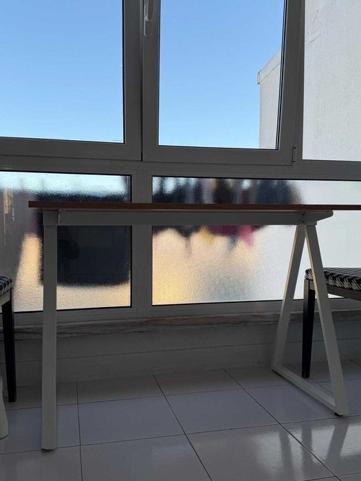 Conjunto mesa + 2 cadeiras
