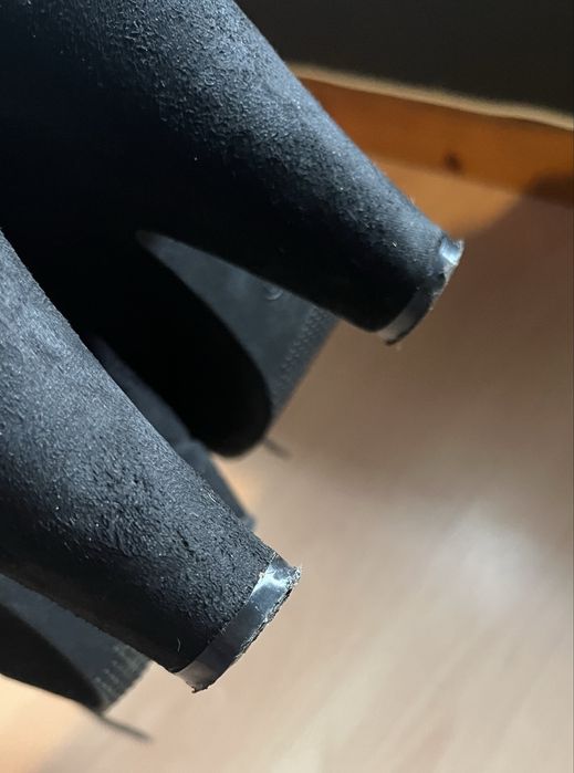 Sapato preto salto alto portes incluso