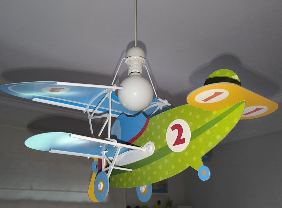 Candeeiro avião criança