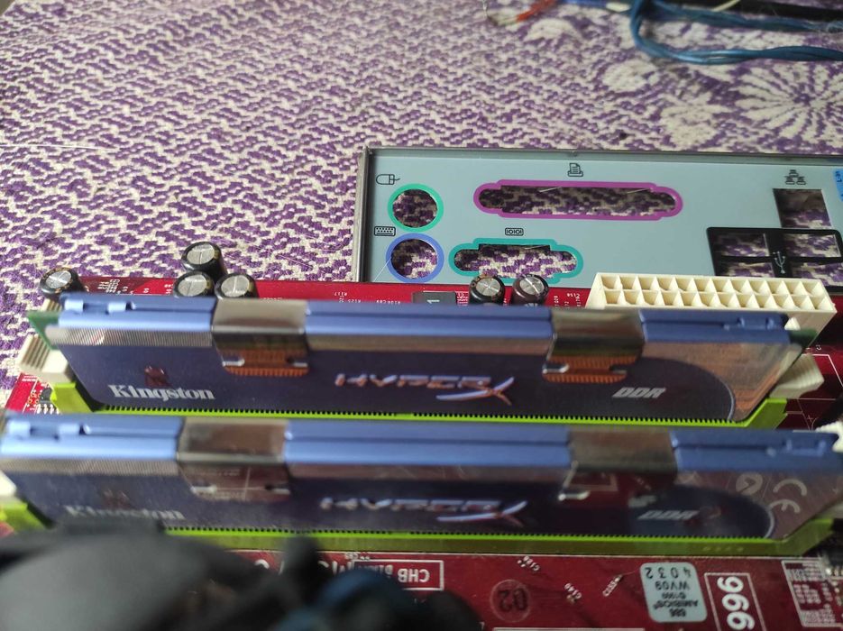 Комплект: материнка Msi p31 neo v2, видеокарта gts 250, intel core2duo