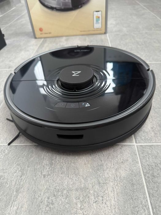 Vendo aspirador robô Roborock S7 (com função de lavagem) + conjunto de acessórios novos