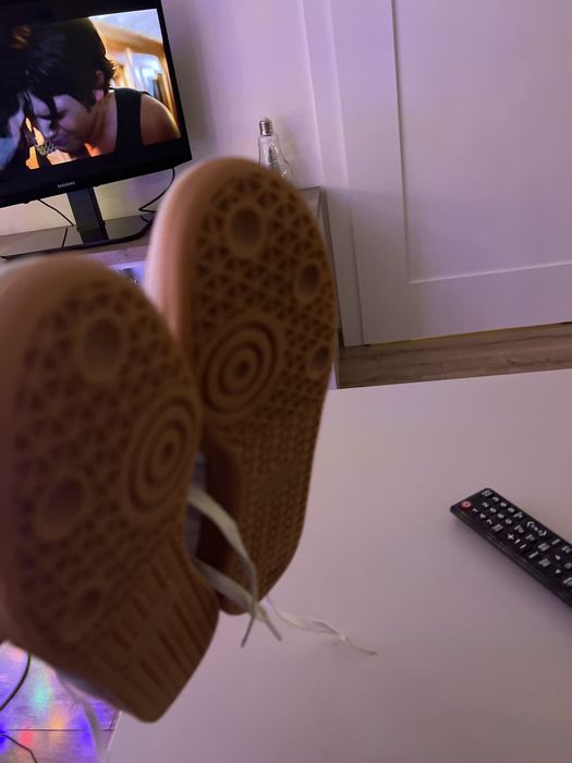 Białe - Samby Adidasa