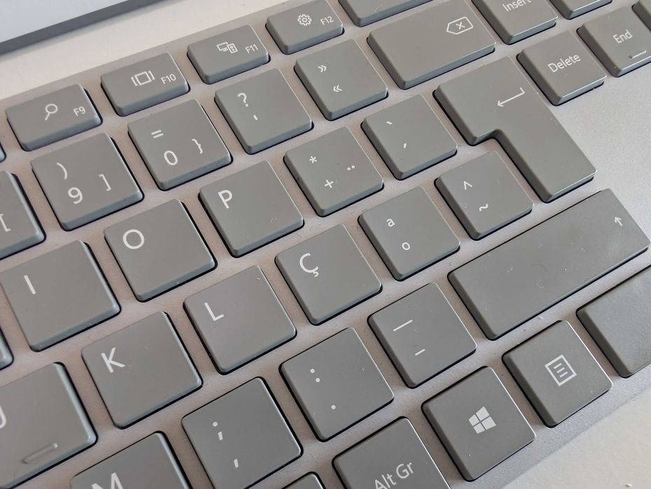 Teclado Microsoft Surface Bluetooth – Como Novo (PT)