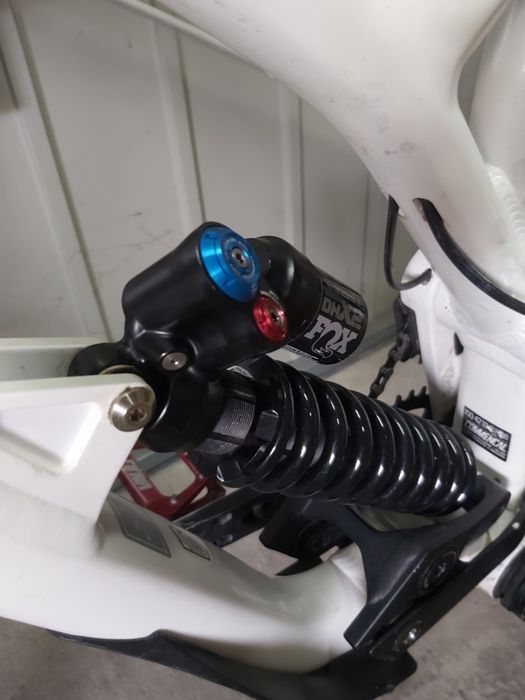 Commencal Supreme v4.4 2022 L *OPIS*